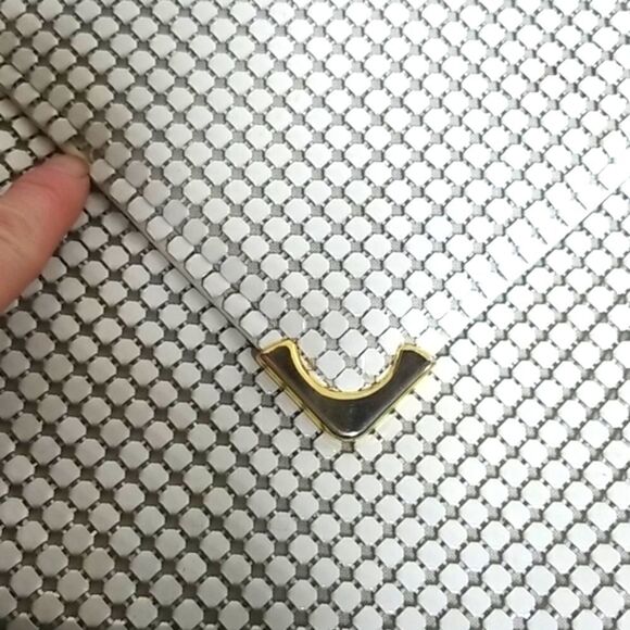 Vintage Mesh Envelope Style Pocketbook - Picture 3 of 11